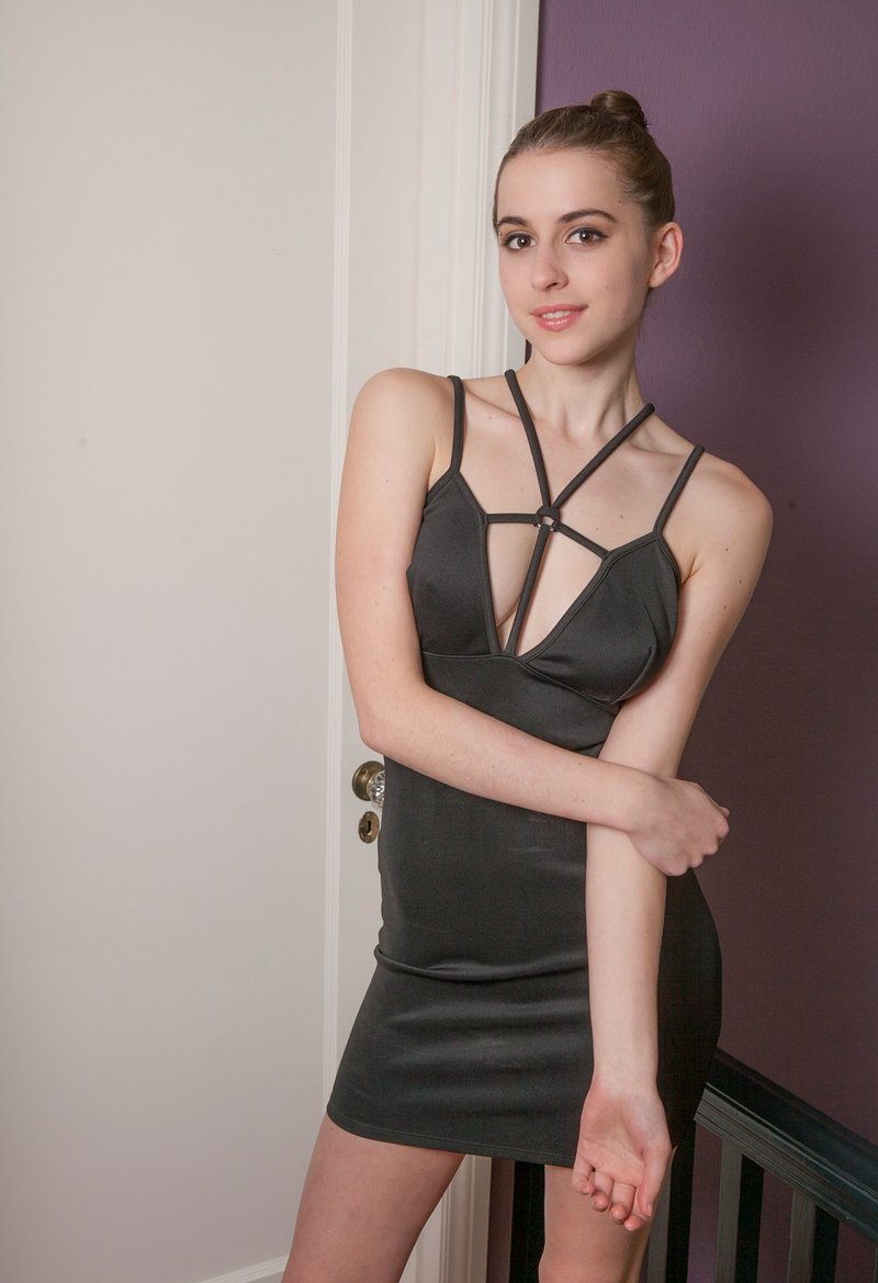 Галина, 23 года, 0 размер груди